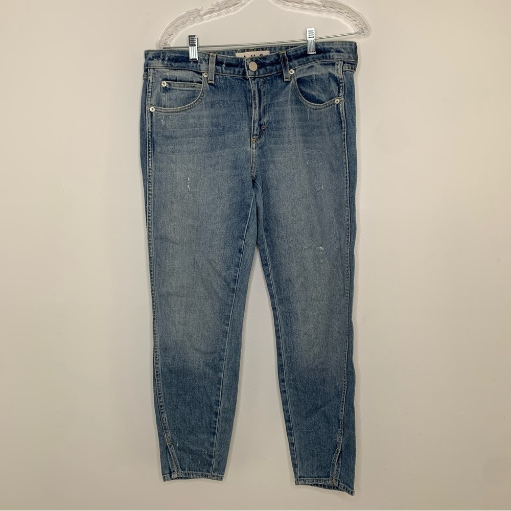 Amo twist sweet cheeks straight leg  jeans 31